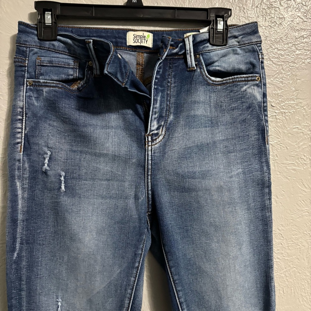 Stylish Ankle Jeans in Classic Blue - Picture 9 of 13